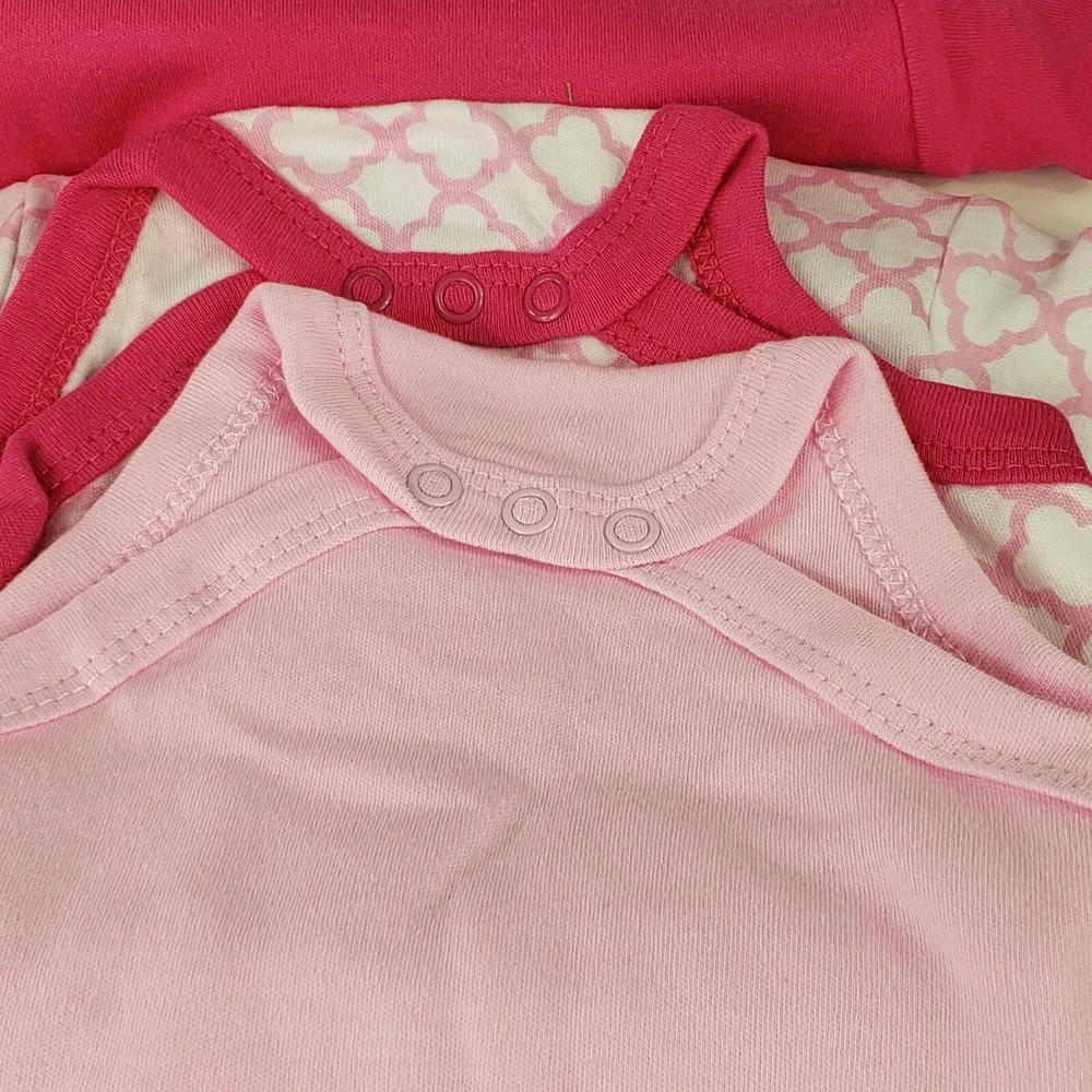 Luvable Friends Bodysuits Girls 3-6 Month 3 piece New‎ pink